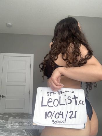 Layla babe, 23 Asian female escort, Calgary