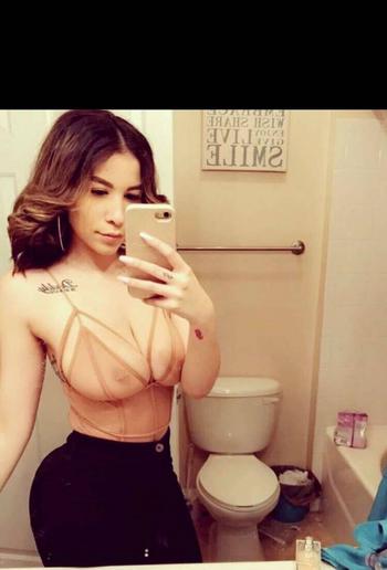 yasmine, 23 Latino/Hispanic female escort, Calgary